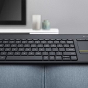 Wireless Logitech K400 PLUS Keyboard + TouchPad Black